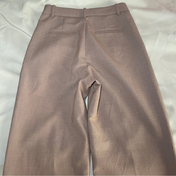 Aritzia- The Effortless Pant (Re)ssential in Heather Saville Size 4 Tan Cream - Picture 6 of 9